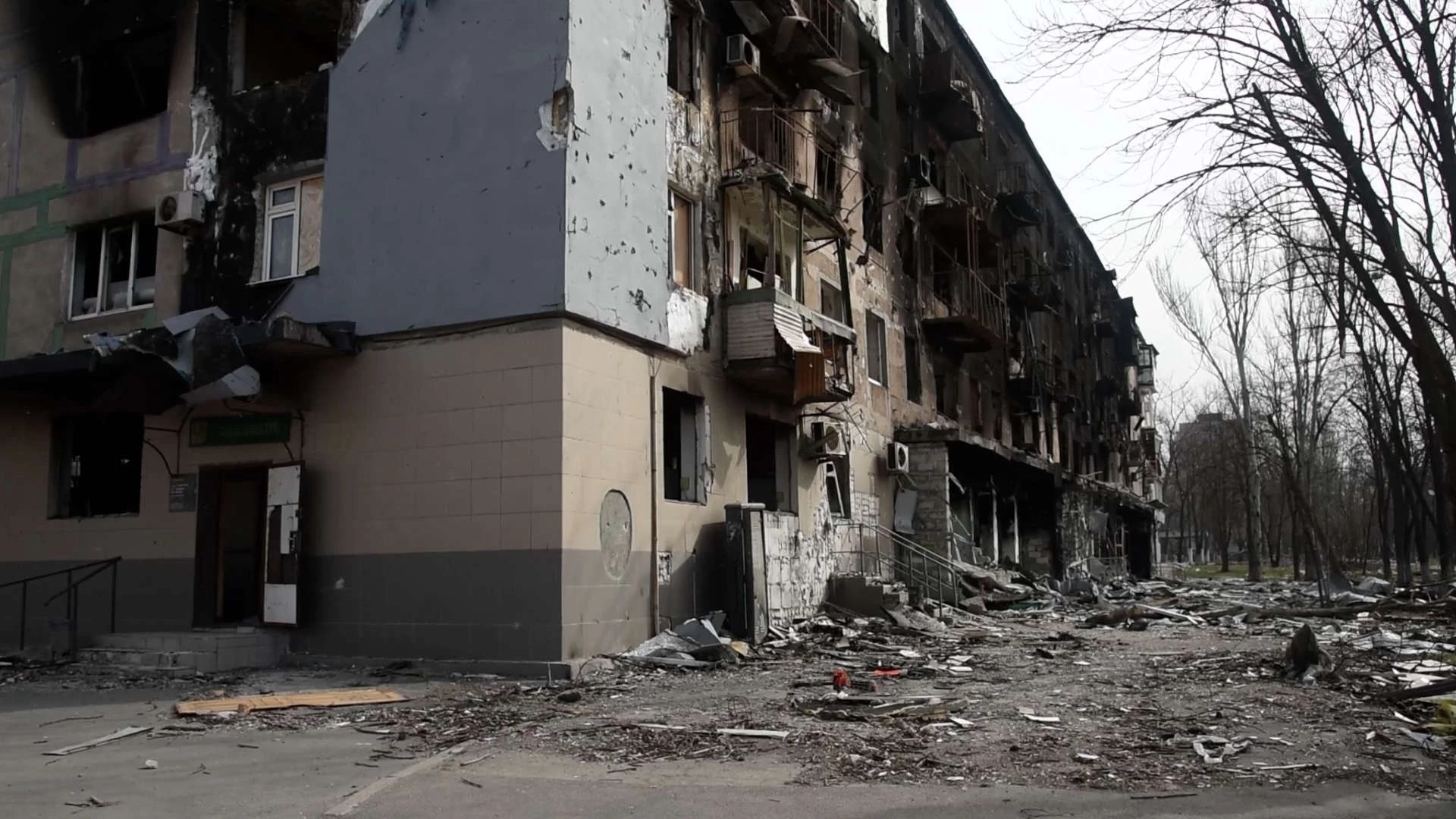 У Маріуполі окупанти готуються зносити більшість будівель