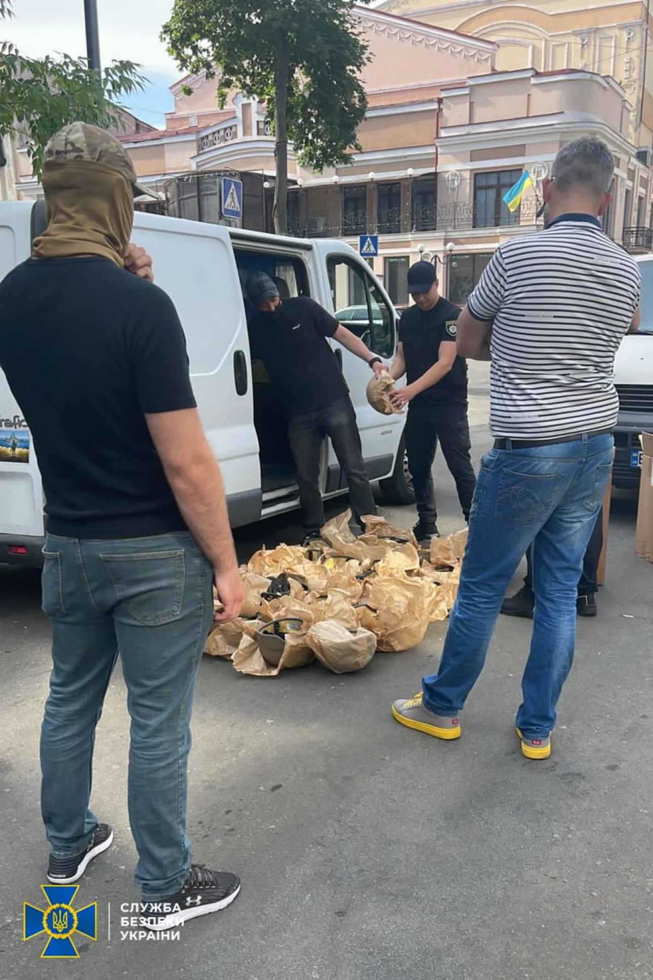 На Одещині керівник благодійної організації «заробляв» на касках, бронежилетах і тепловізорах