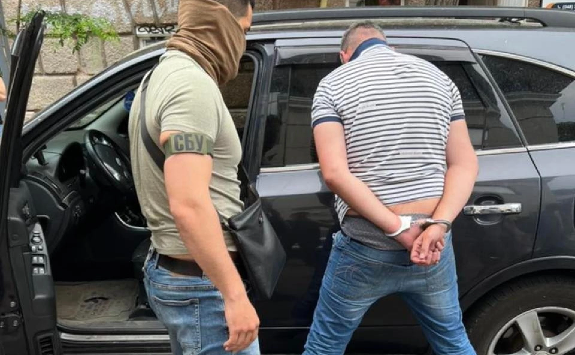 На Одещині керівник благодійної організації «заробляв» на касках, бронежилетах і тепловізорах