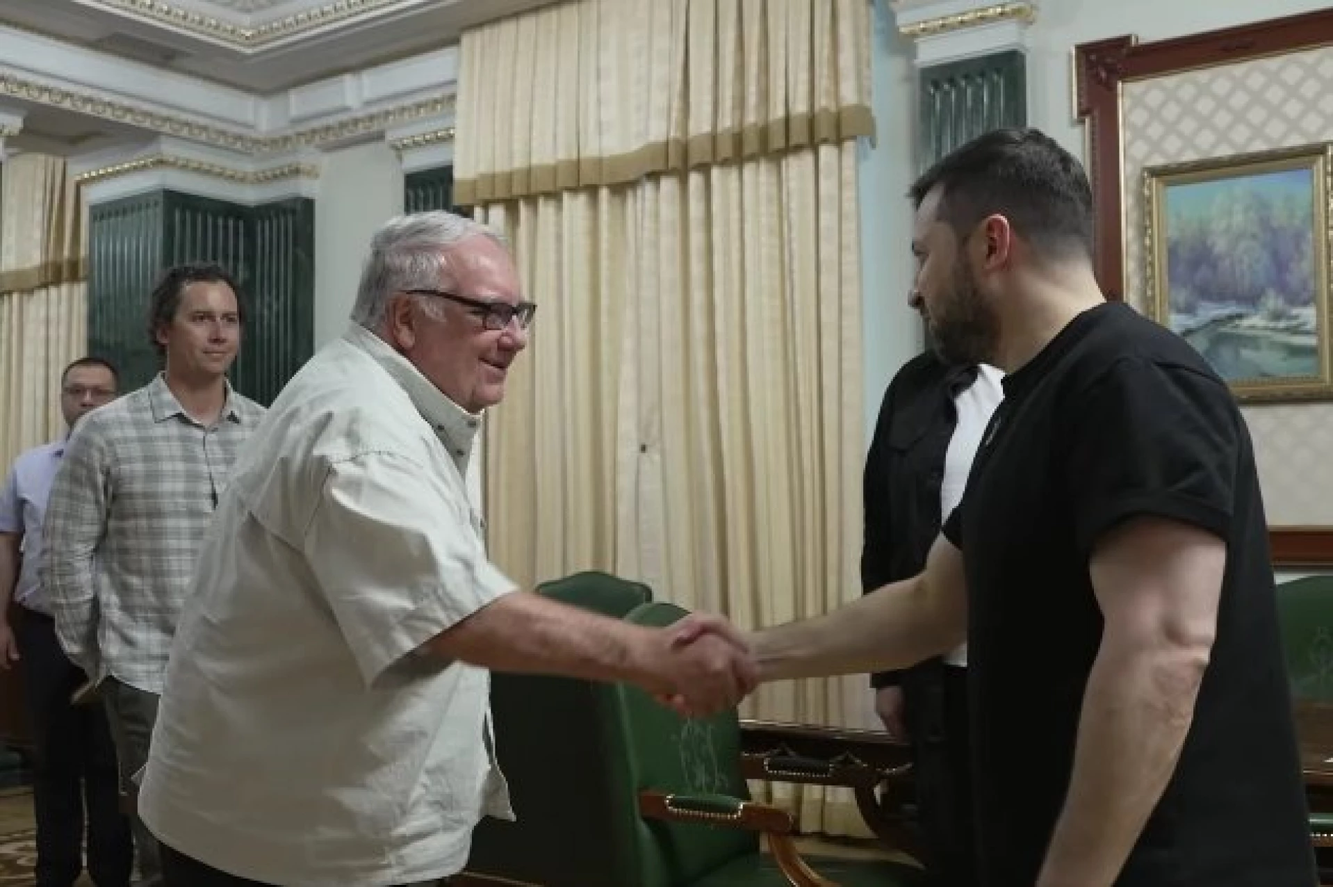 Син американського мільярдера Баффета пожертував Україні майже $3 млн