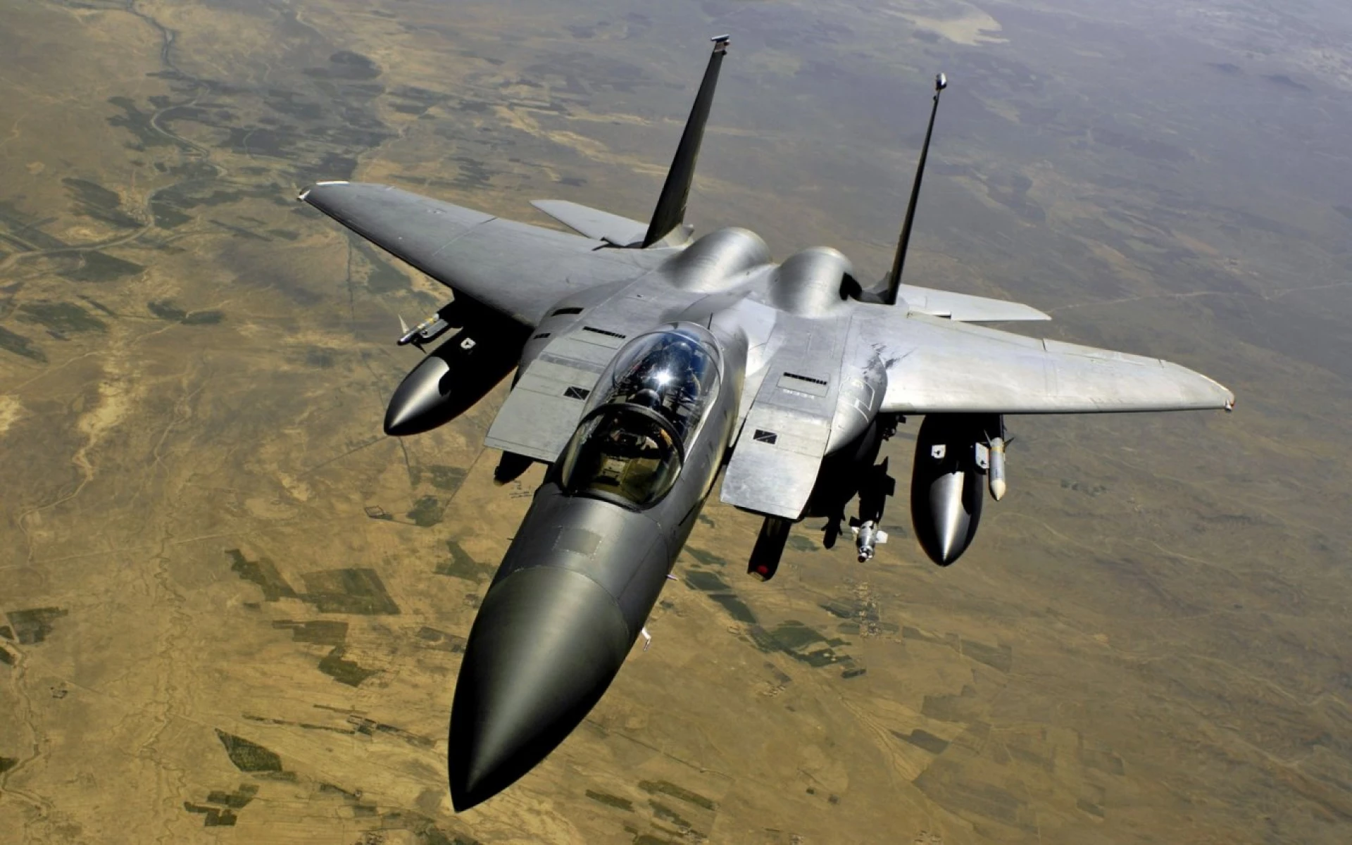 У США пропонують вчити українських пілотів літати на F-15 та F-16