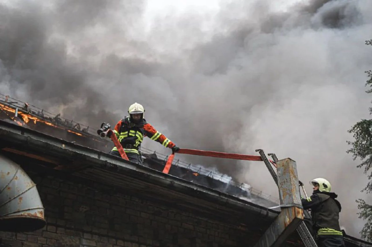 «Ми стали країною в берцях», - Зеленський про 4 місяці великої війни
