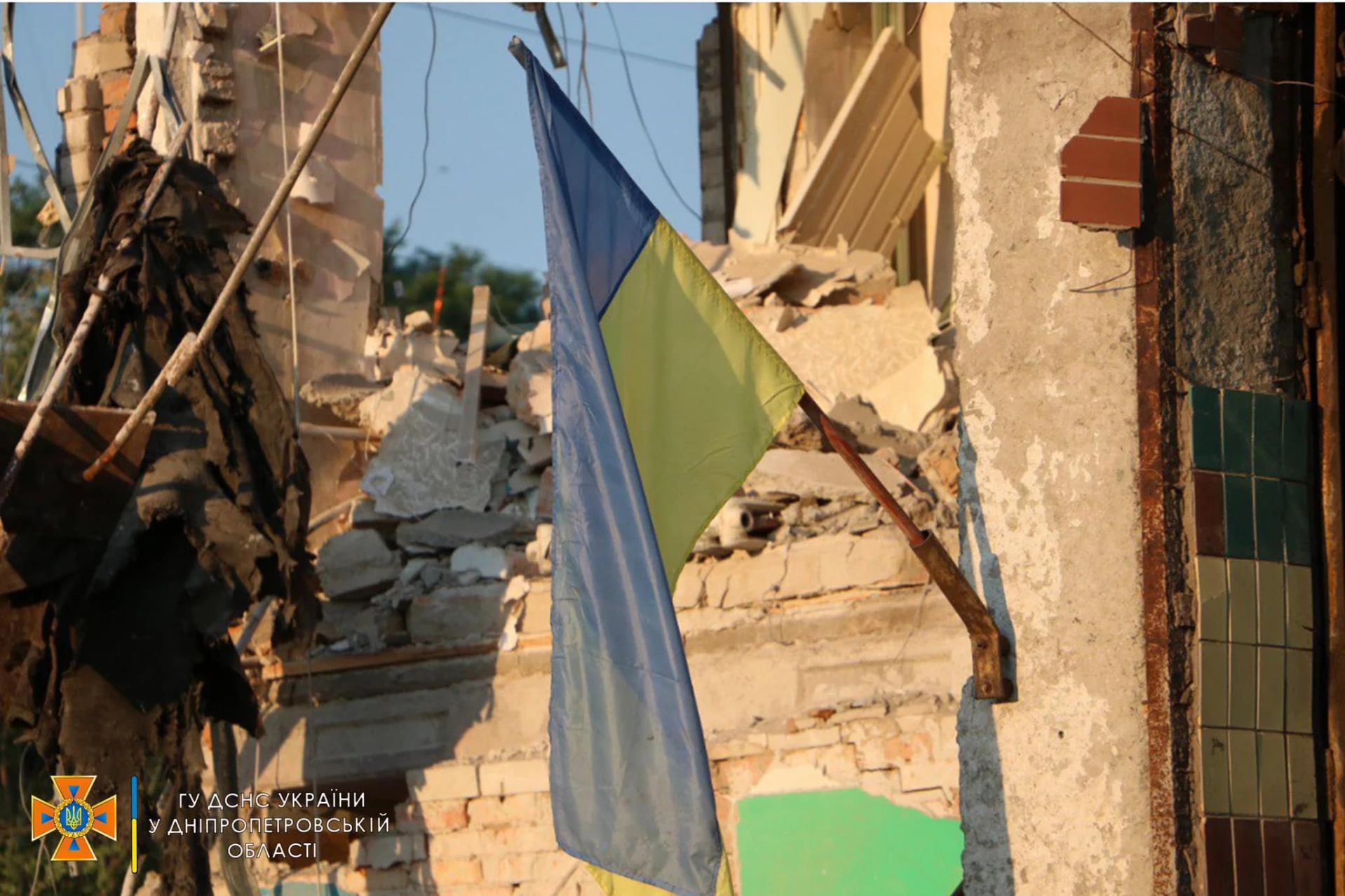 Через удар ракети по СТО у Дніпрі загинуло двоє людей