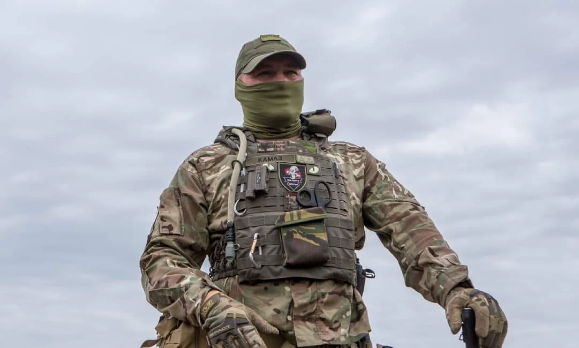 «Підпалити ворожу машину і вмерти героєм. Було 8 добровольців» - як «Камаз» та побратими рятували Київщину