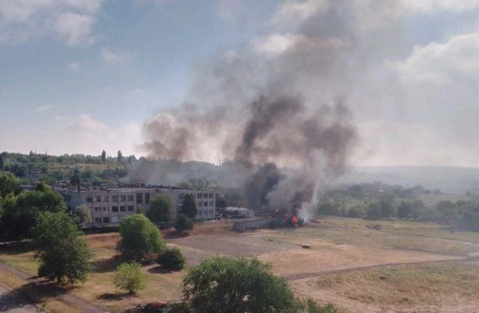 «Фаєр-шоу». Збройні сили вдарили по штабу росіян на Луганщині