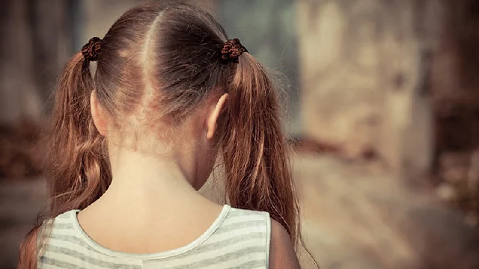 Жінка з Житомирщини продавала порнографію зі своєї 4-річної доньки