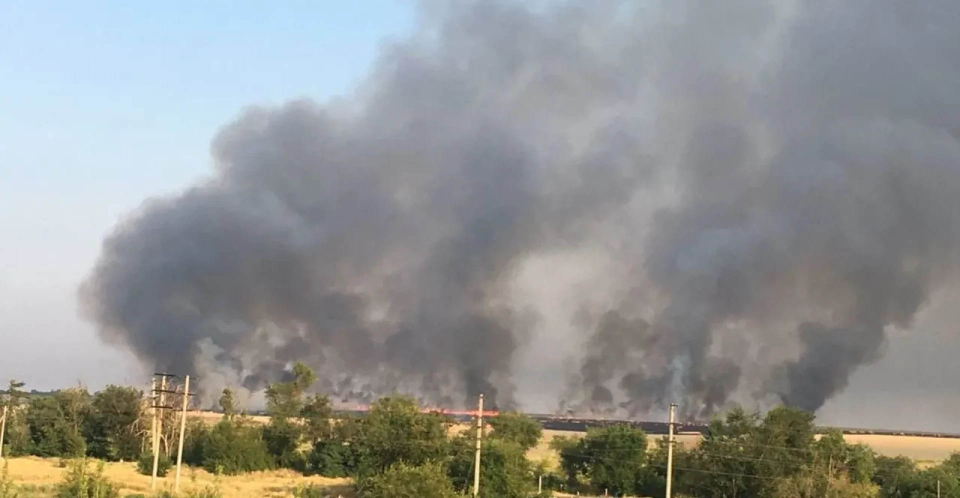 Біля Маріуполя партизани підпалили поля, щоб росіяни не вкрали зерно
