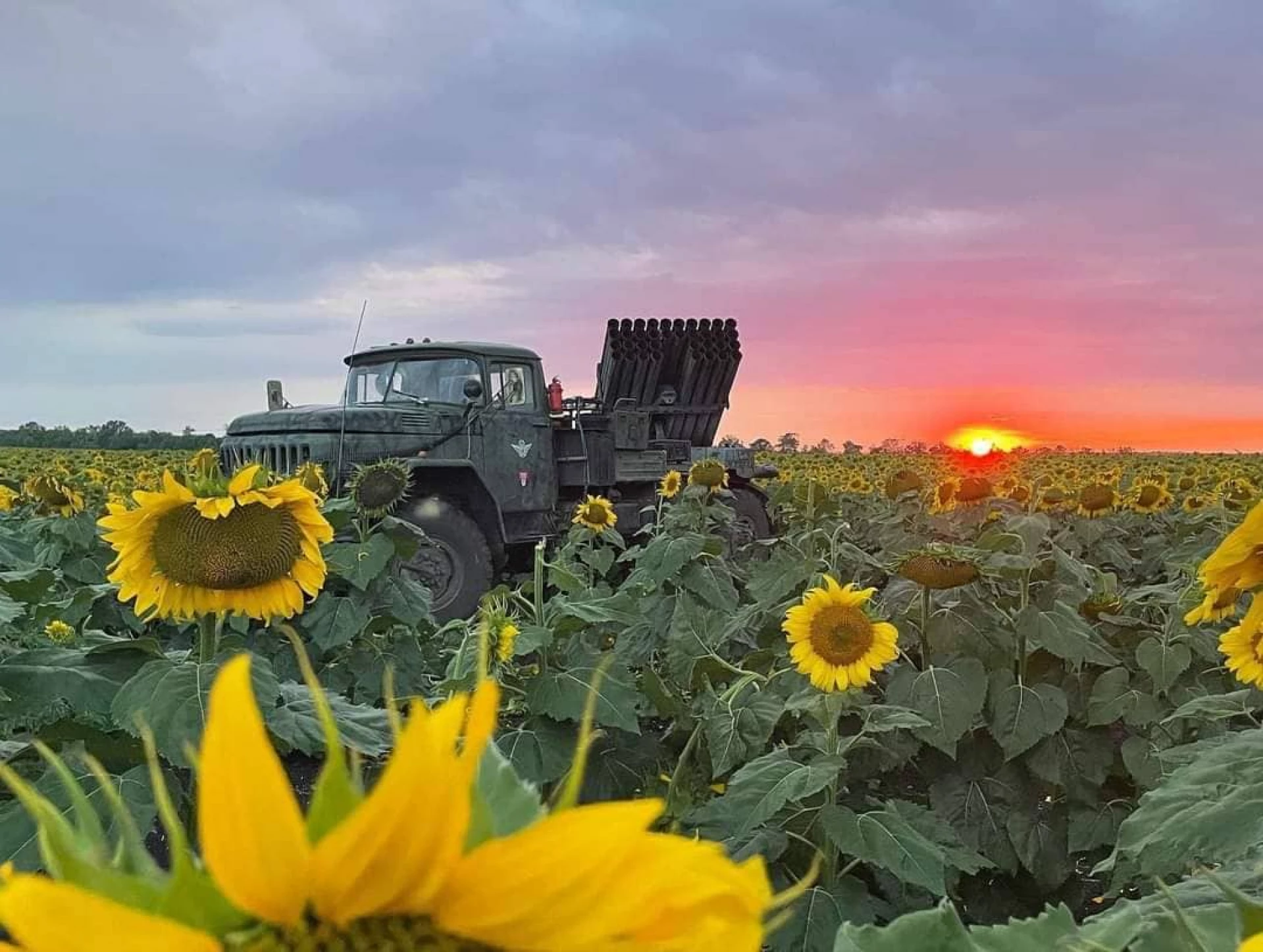 На Півдні українська армія «вивела з ладу» 159 рашистів та 60 одиниць техніки. Відео