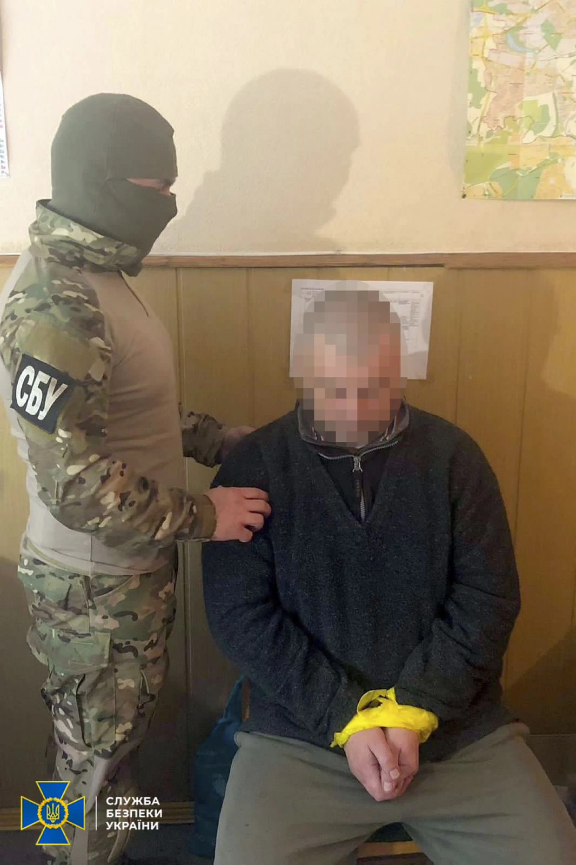 Затримали зрадника у Вовчанську, який допомагав росіянам захопити і окупувати місто
