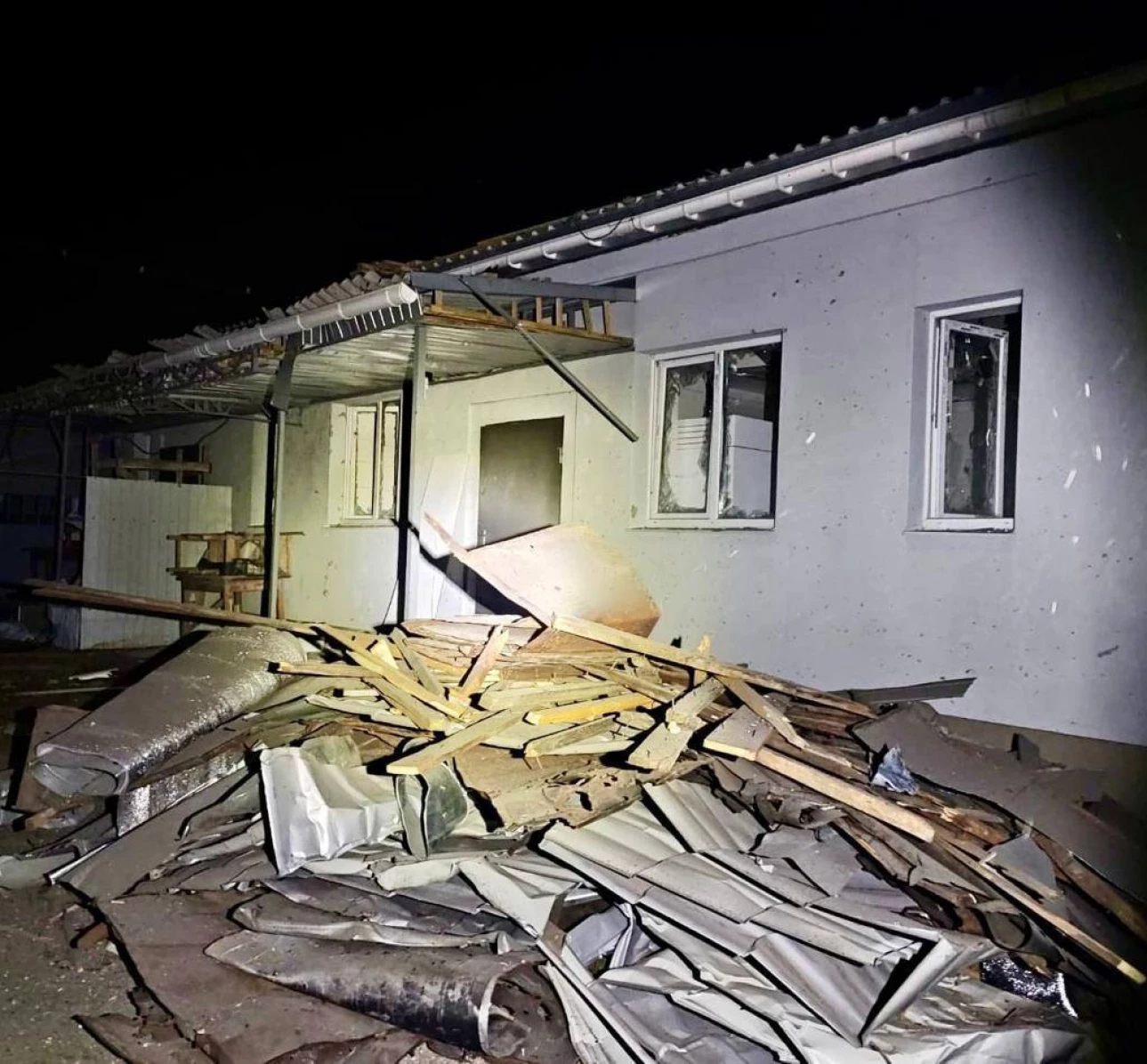 100 прильотів з «Граду» зафіксували по Нікополю. Фото