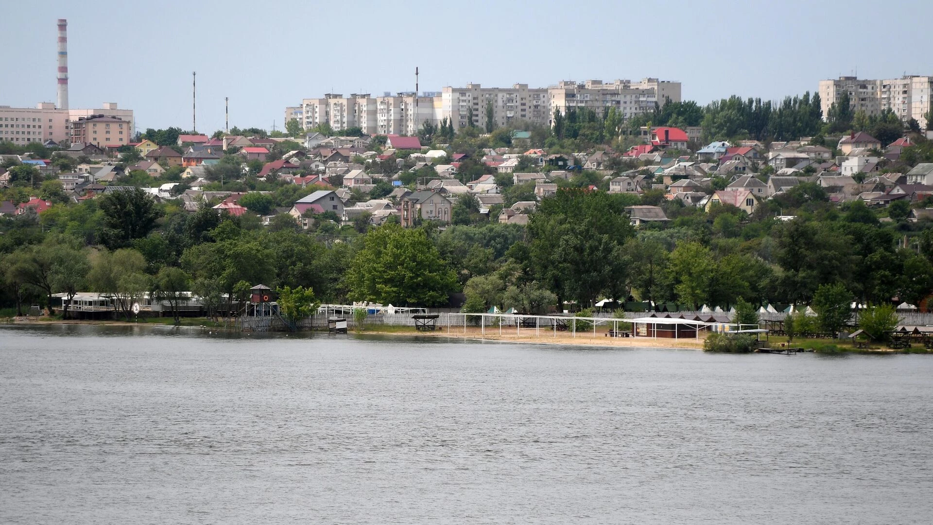 Окупанти вивозять з Херсона «швидкі» та пожежні автомобілі