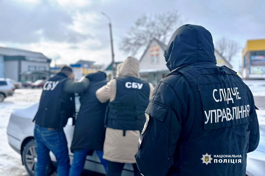 На Вінниччині поліція та СБУ затримали «на гарячому» державного виконавця, який вимагав хабар у боржника