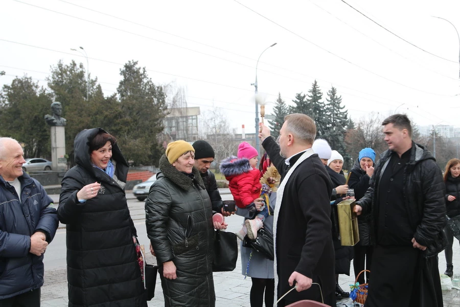 День Хрещення Господнього: у храмах Вінниці освячують воду 