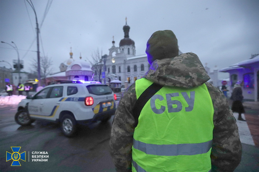 СБУ проводить огляд території та приміщень Києво-Печерської Лаври - фото 3