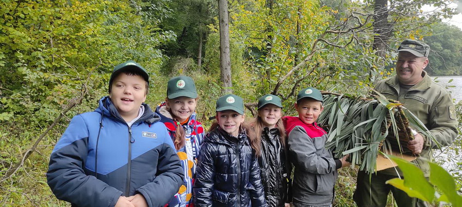 На Вінниччині школярі виготовили штучні гнізда для водоплавних птахів 