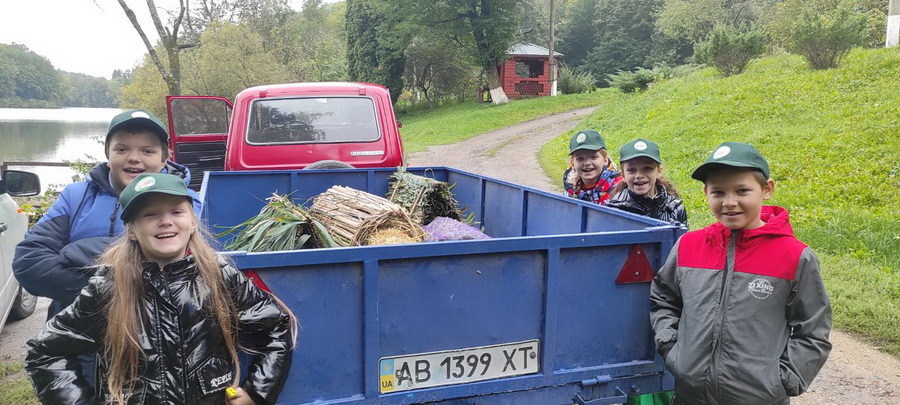 На Вінниччині школярі виготовили штучні гнізда для водоплавних птахів  - фото 6