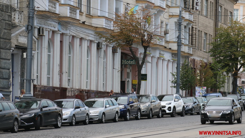 Виконком затвердив перелік місць під паркування у центрі Вінниці 