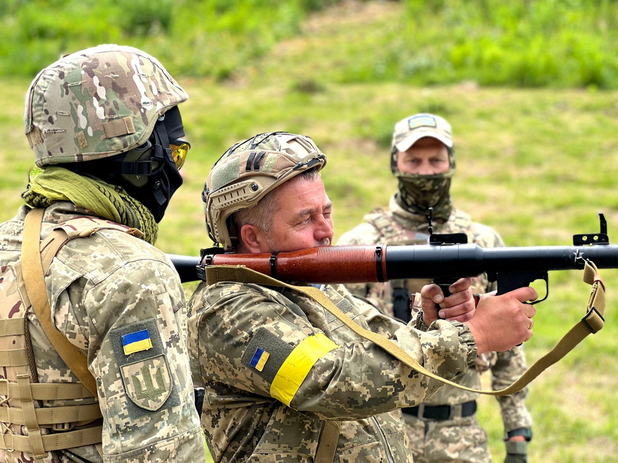 Добровольці Вінниччини пройшли тренування з вогневої підготовки 