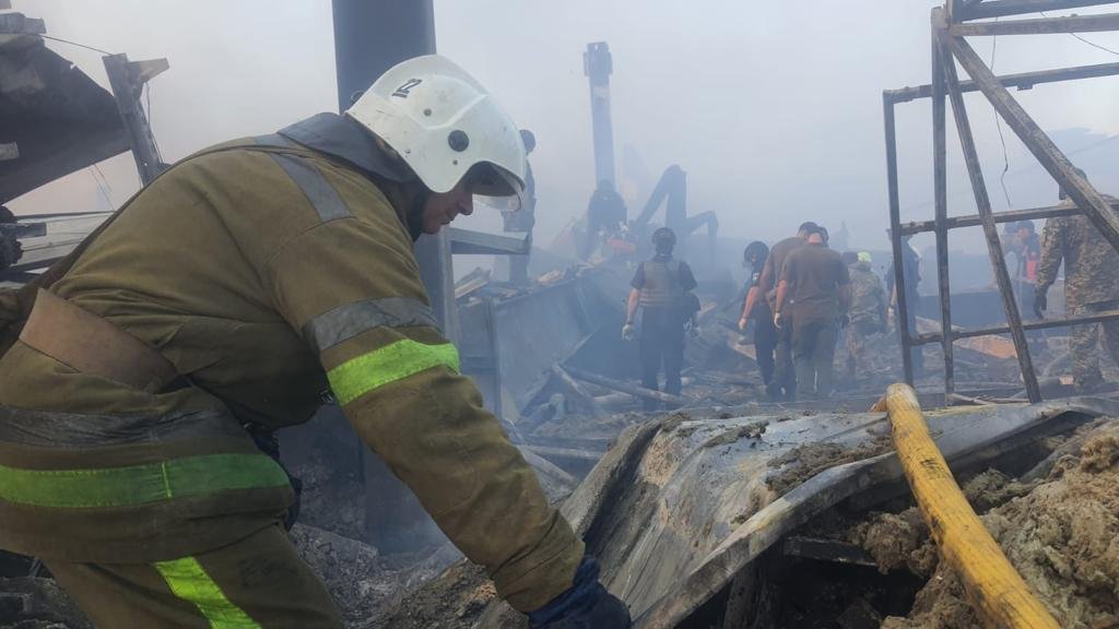 Ракетний удар по ТРЦ у Кременчуку: що відомо про постраждалих та як реагує світ  - фото 4