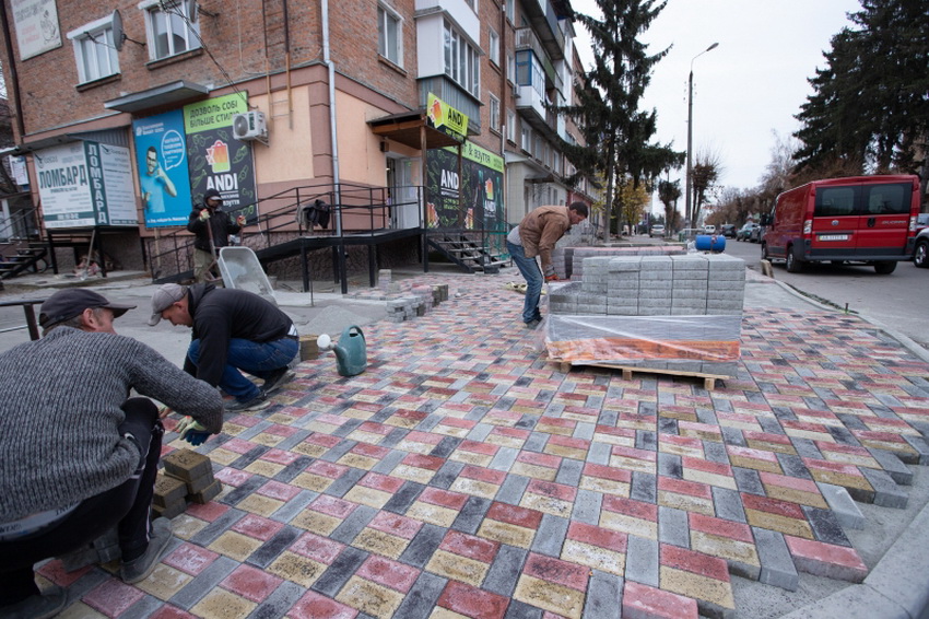 На ремонт двох комунальних доріг у Барі  з обласного дорожнього фонду спрямовано 4 млн грн  - фото 6