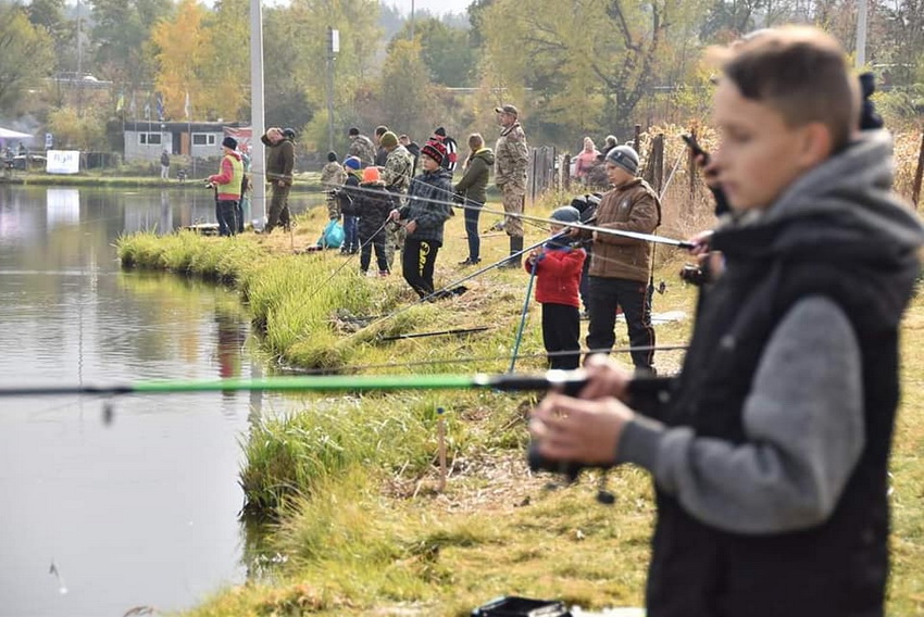 «Жодна рибина не постраждала»: під Вінницею провели дитячий чемпіонат зі спортивної риболовлі. Фото - фото 2