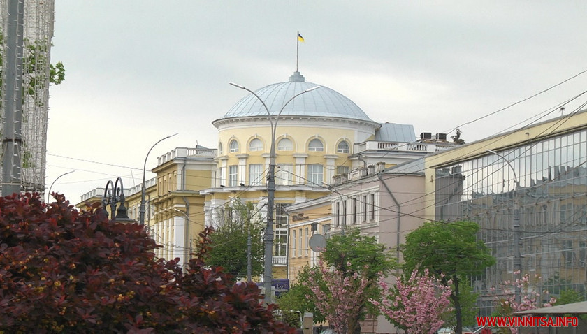 Політ над дахами «Міні-Вінниці»: історія найдорожчого будинку за всі часи та для кого насправді будували приміщення ОДА. Фото і відео  - фото 6