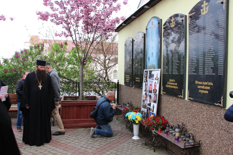 У Спасо-Преображенському соборі відбулося поминальне богослужіння за загиблими учасниками АТО/ООС - фото 7