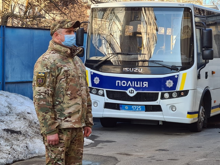 Вінницькі поліцейські відправились на Схід - фото 3