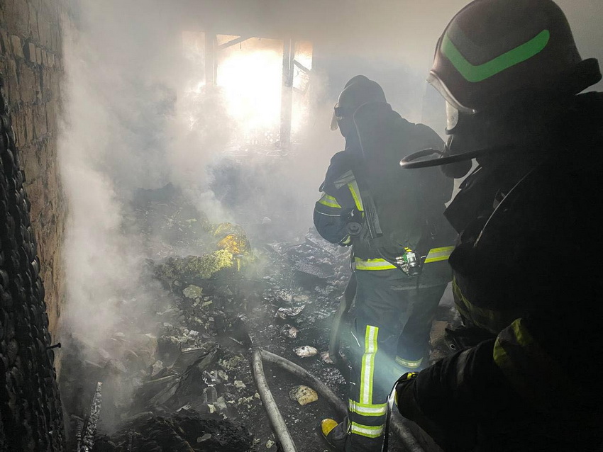 На Вінниччині внаслідок пожежі в п’ятиповерхівці загинули пенсіонерка та 8-річна дівчинка