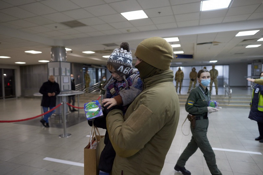 В новорічну ніч з Сирії евакуювали дев’ятьох українців. З них семеро ‒ діти - фото 8