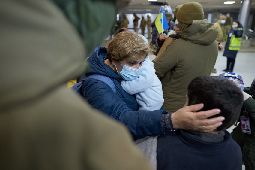 В новорічну ніч з Сирії евакуювали дев’ятьох українців. З них семеро ‒ діти - фото 10