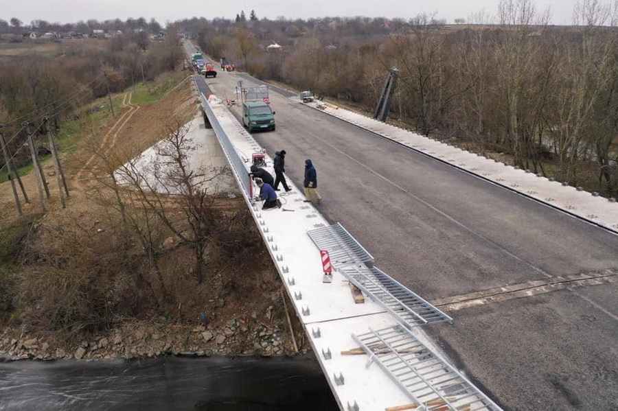 У Немирівському районі завершують ремонт одного з найдовших мостів через Південний Буг - фото 4