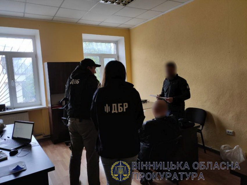 За розтрату понад мільйона гривень судитимуть одного з колишніх очільників поліції Вінниччини та його підлеглого