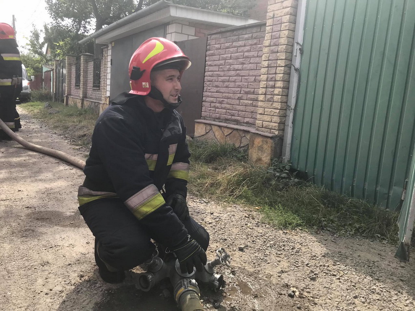 У Вінниці загорівся житловий будинок. Пожежу загасили за лічені хвилини. Фото та відео - фото 8