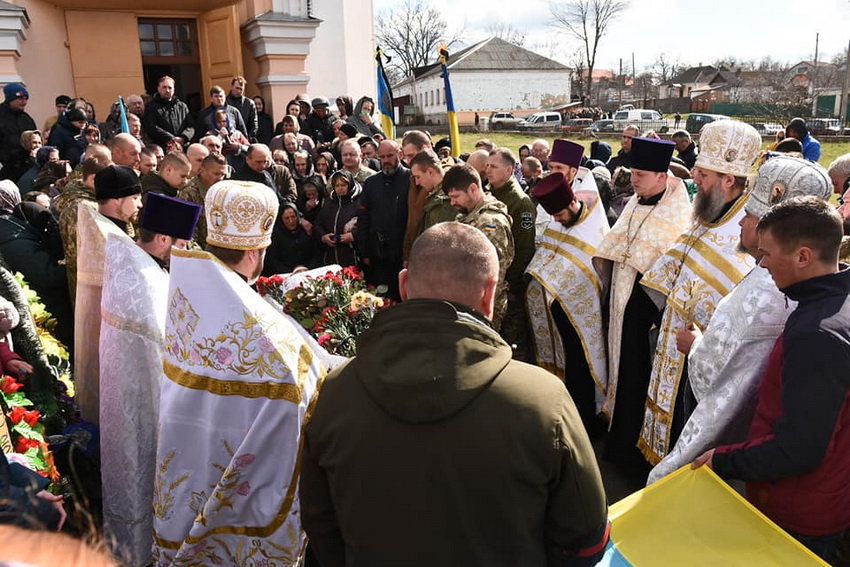 В Тульчинському районі попрощалися із загиблим бійцем  - фото 5