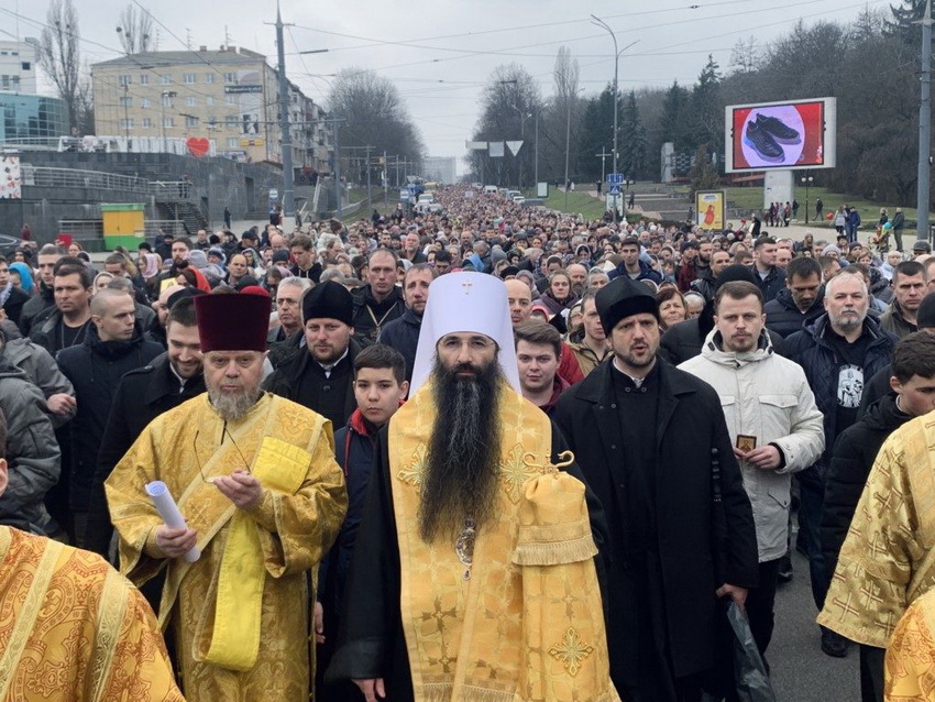 У Вінниці тисячі вірян Московського патріархату зібралися, аби помолитися проти епідемій та хвороб 