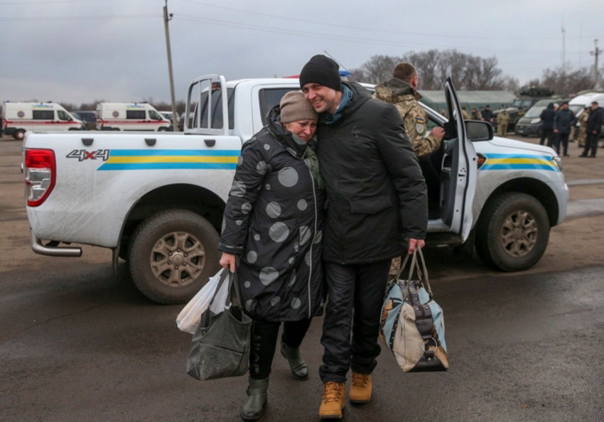 Обмін відбувся: в Україну повернули 76 полонених  - фото 2