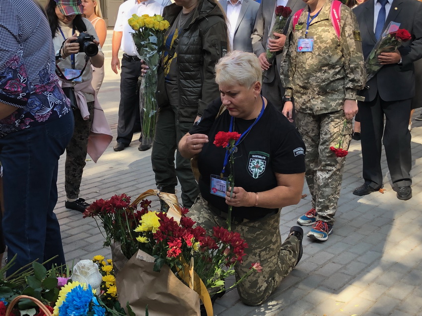 Стела пам’яті загиблим медикам і волонтерам у Вінниці