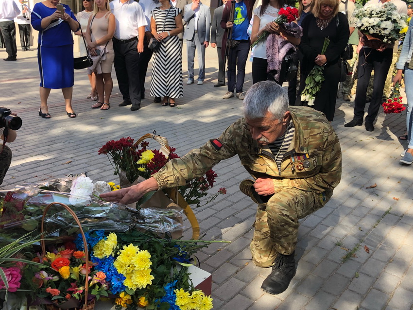 Стела пам’яті загиблим медикам і волонтерам у Вінниці