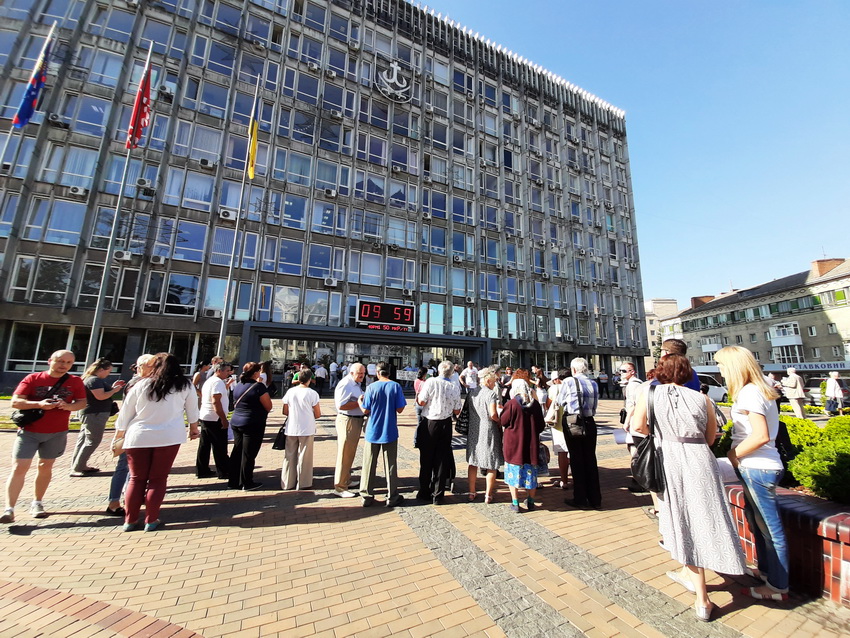 Вінничани вийшли на пікет через збільшення податку на землю. Фото - фото 2