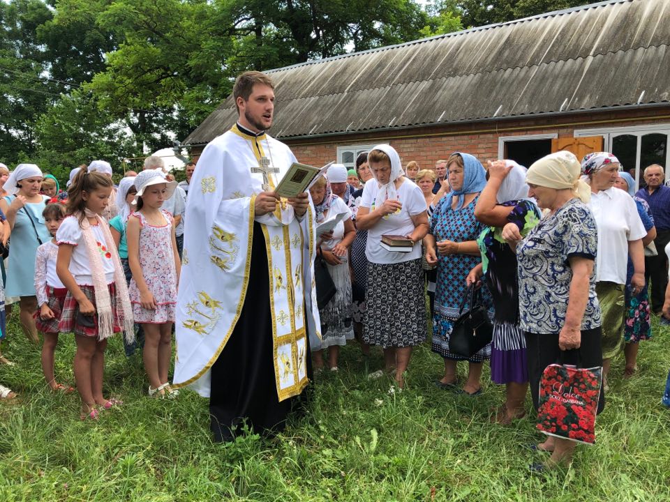 У Літинському районі прихильники московського патріархату влаштували провокацію проти вірян української церкви. Фото