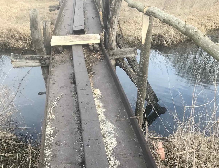 На Вінниччині відремонтували пішохідний місток через річку Десенка, який поєднує два села - фото 7