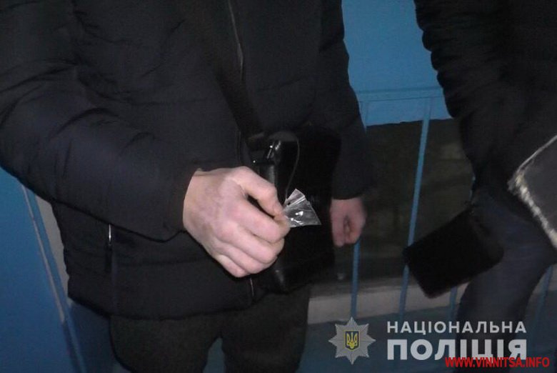 Винница.info: У Вінниці поліція затримала чоловіка, який торгував метадоном. Відео