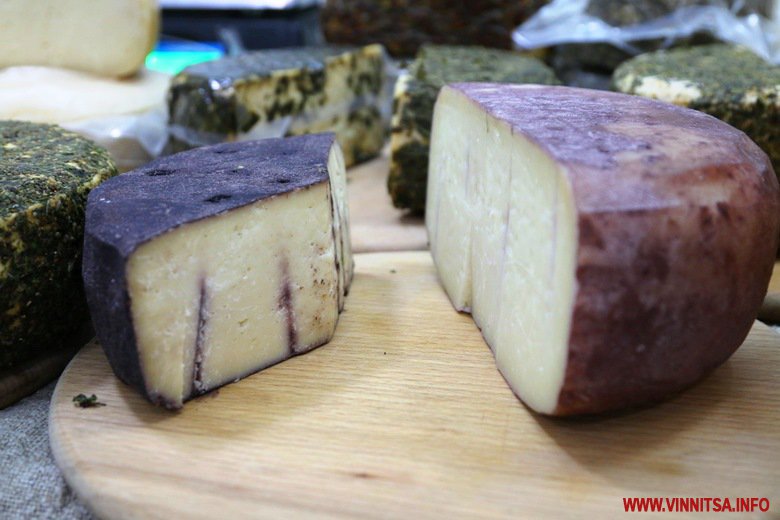 Винница.info: Алкоголь без спирту, «П’яна коза» і карамель зі смаком дитинства – у Вінниці відкрили ярмарок авторської продукції. Фото