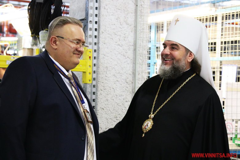 Винница.info: «Освячено»: Митрополит Симеон окропив святою водою підприємство у Вінниці. Фото