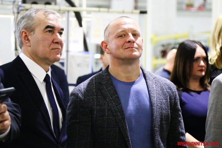 Винница.info: «Освячено»: Митрополит Симеон окропив святою водою підприємство у Вінниці. Фото