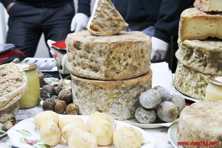 Винница.info: Алкоголь без спирту, «П’яна коза» і карамель зі смаком дитинства – у Вінниці відкрили ярмарок авторської продукції. Фото