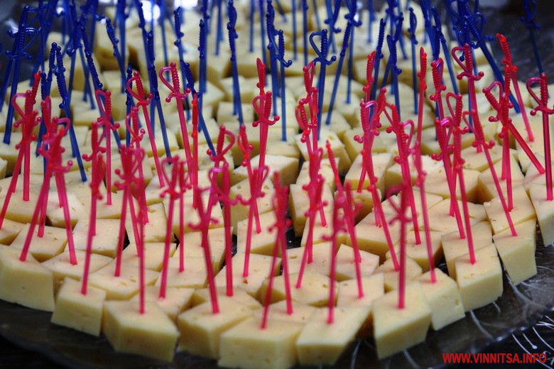 Винница.info: Алкоголь без спирту, «П’яна коза» і карамель зі смаком дитинства – у Вінниці відкрили ярмарок авторської продукції. Фото