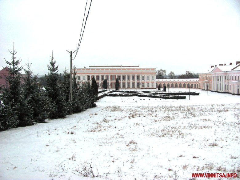 Алея музичних інструментів, стінопис та креативна арка – в Тульчині створили новий мистецький простір. Фоторепортаж - фото 22