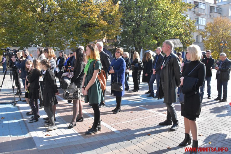 У Вінниці відбулась мовчазна хода проти торгівлі людьми. Фоторепортаж - фото 25